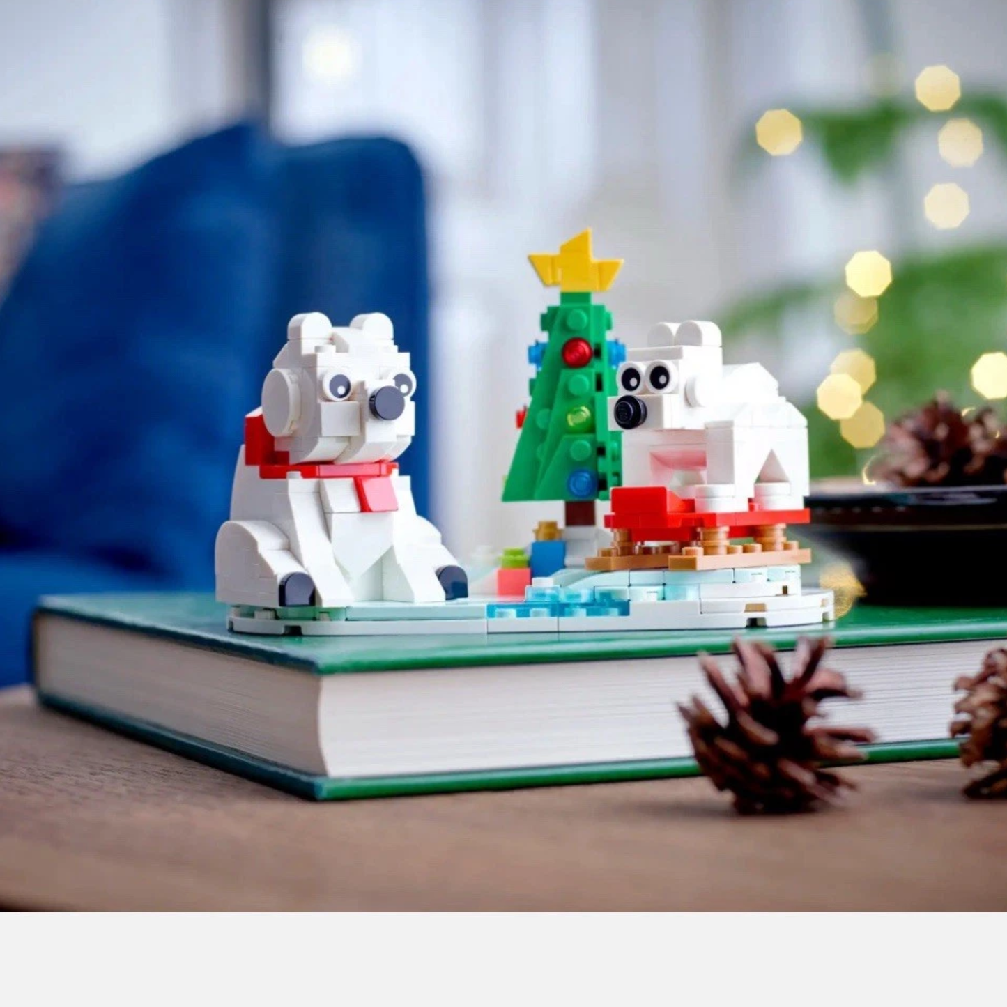 Christmas Polar Bears (40571)