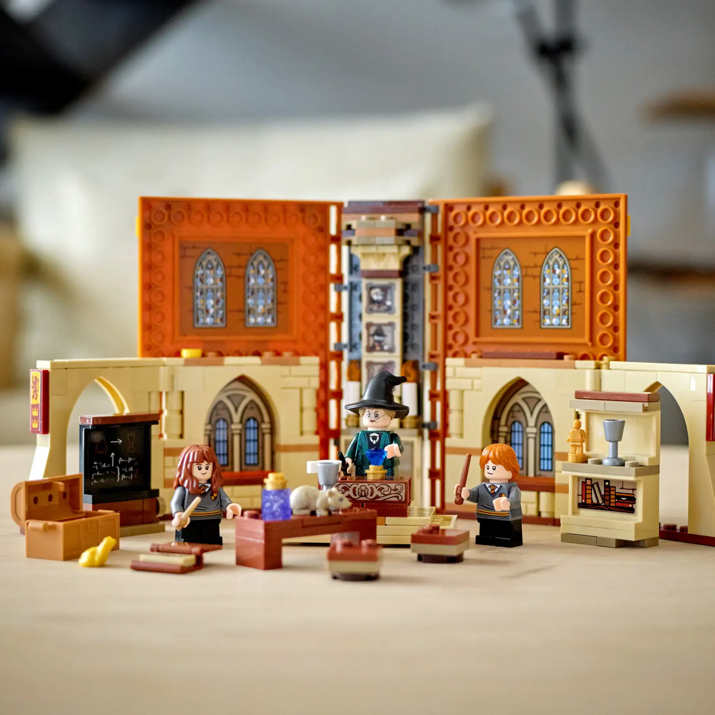 Hogwarts Moment: Transfiguration Class – LEGO Harry Potter Set (76382)