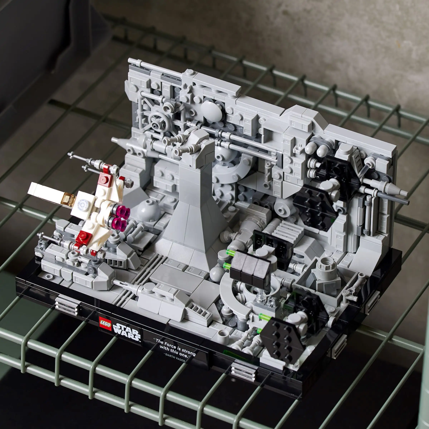 Death Star Trench Run Diorama – LEGO Star Wars Set (75329)