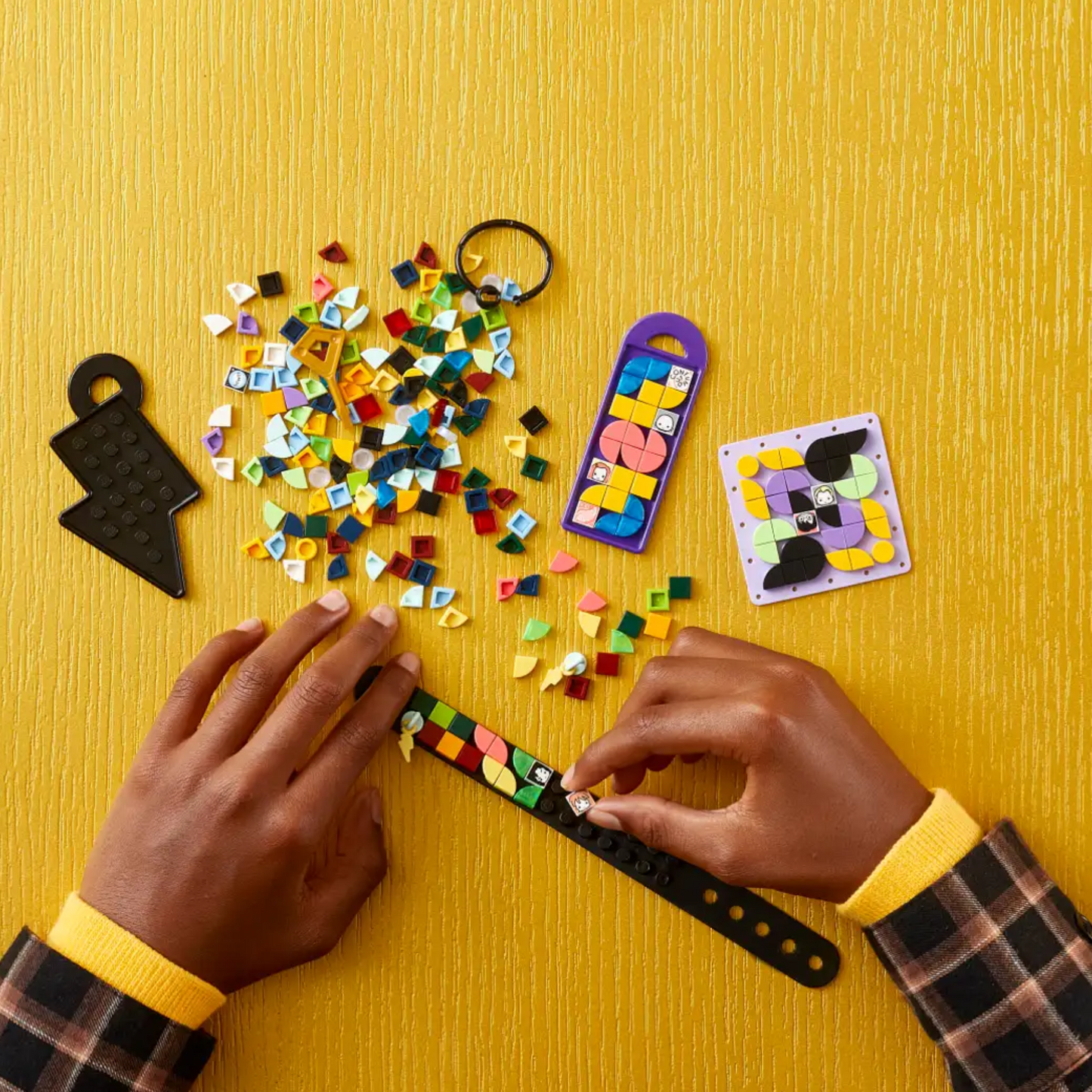 Hogwarts™ Accessories Pack – LEGO® DOTS Set (41808)