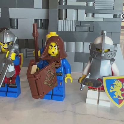 Lion Knights - Castle Mystery LEGO Minifigures - 5 Pack